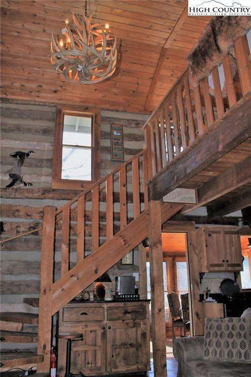 Image number 8 for the current listing