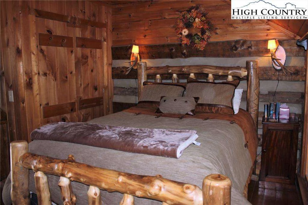 Image number 6 for the current listing