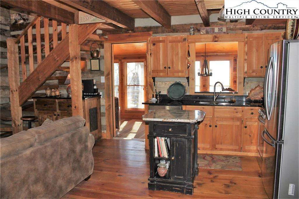 Image number 20 for the current listing