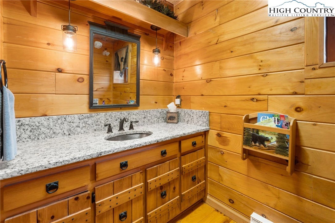 Image number 6 for the current listing