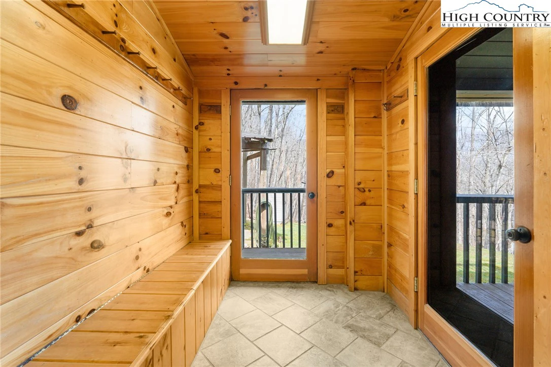 Image number 8 for the current listing