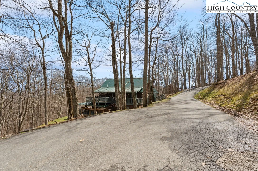 Image number 16 for the current listing