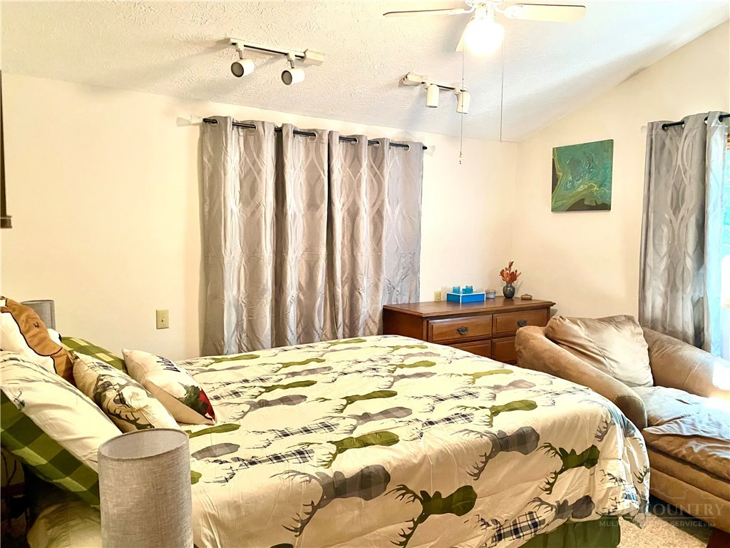 Image number 9 for the current listing
