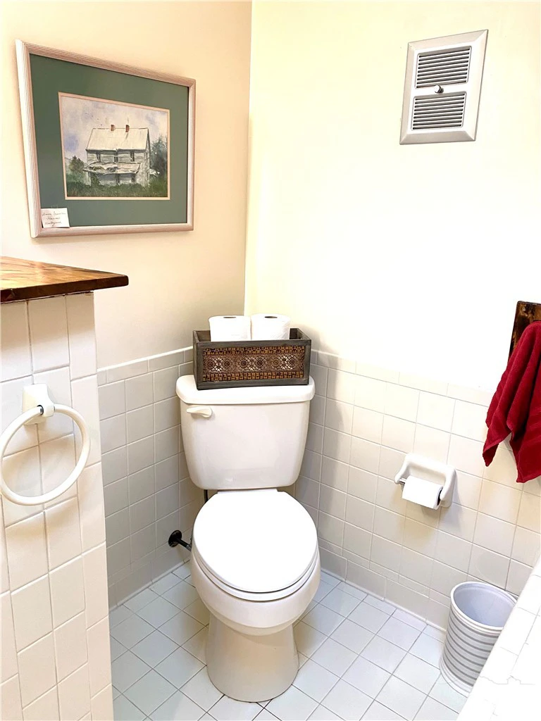 Image number 12 for the current listing