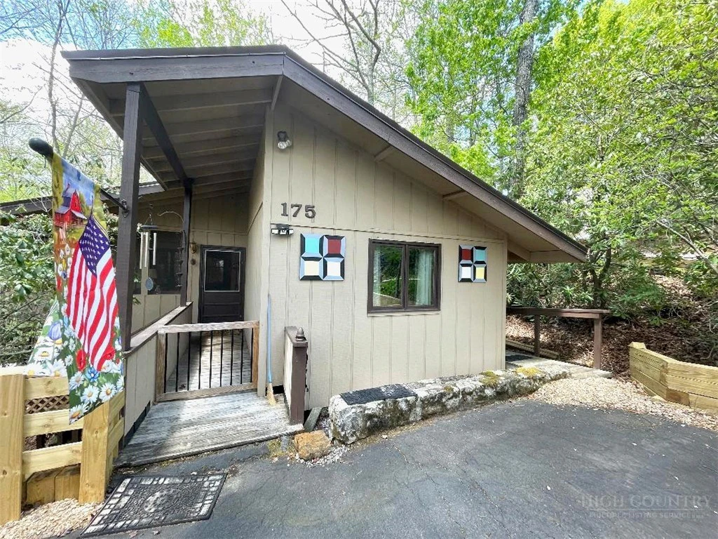 Image number 20 for the current listing
