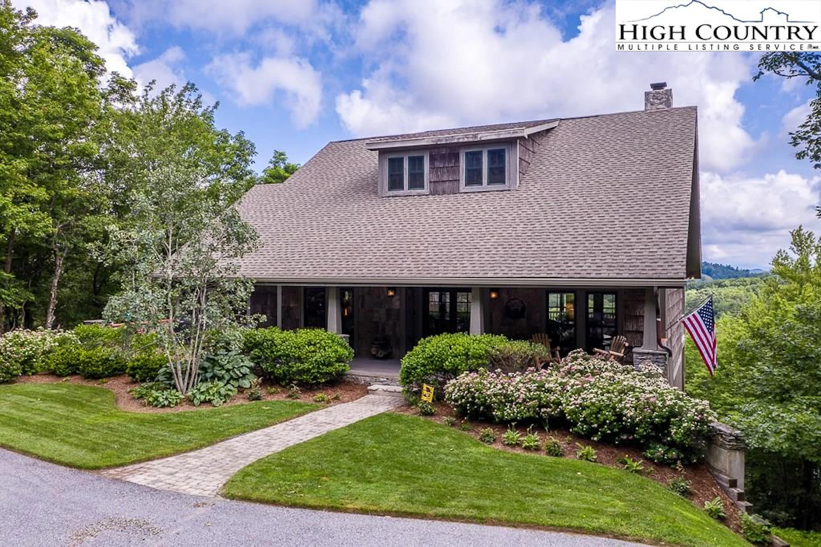 Image number 1 for the current listing