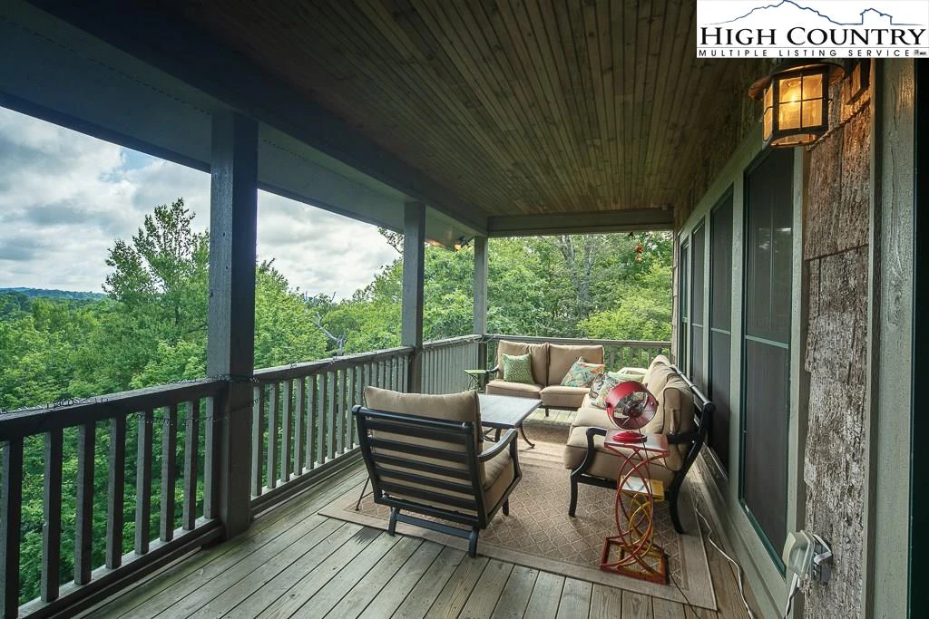 Image number 5 for the current listing
