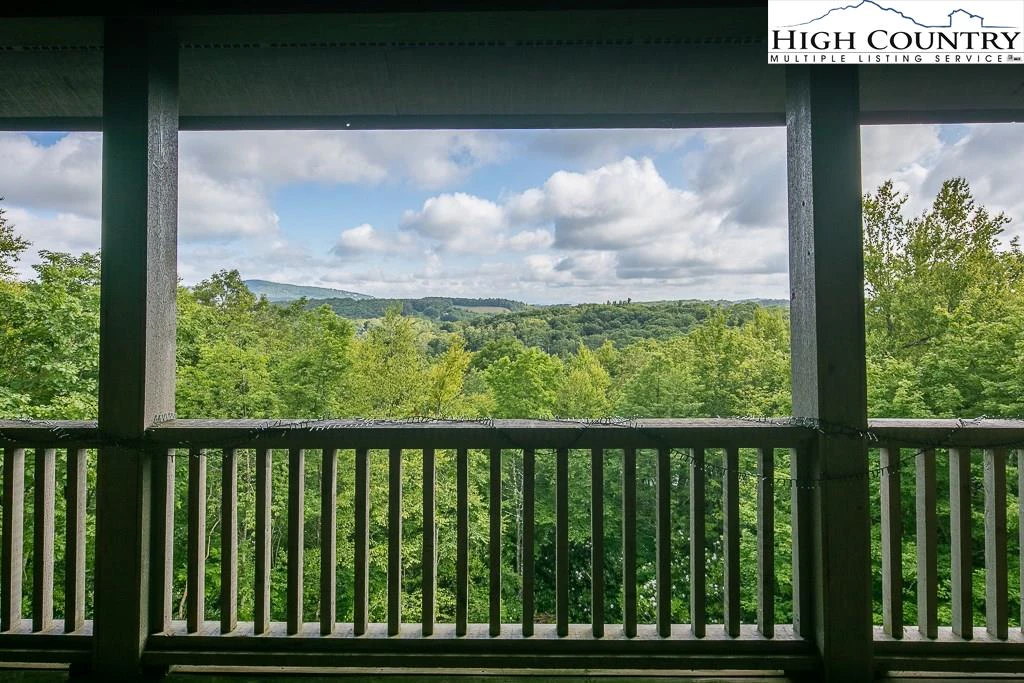 Image number 6 for the current listing
