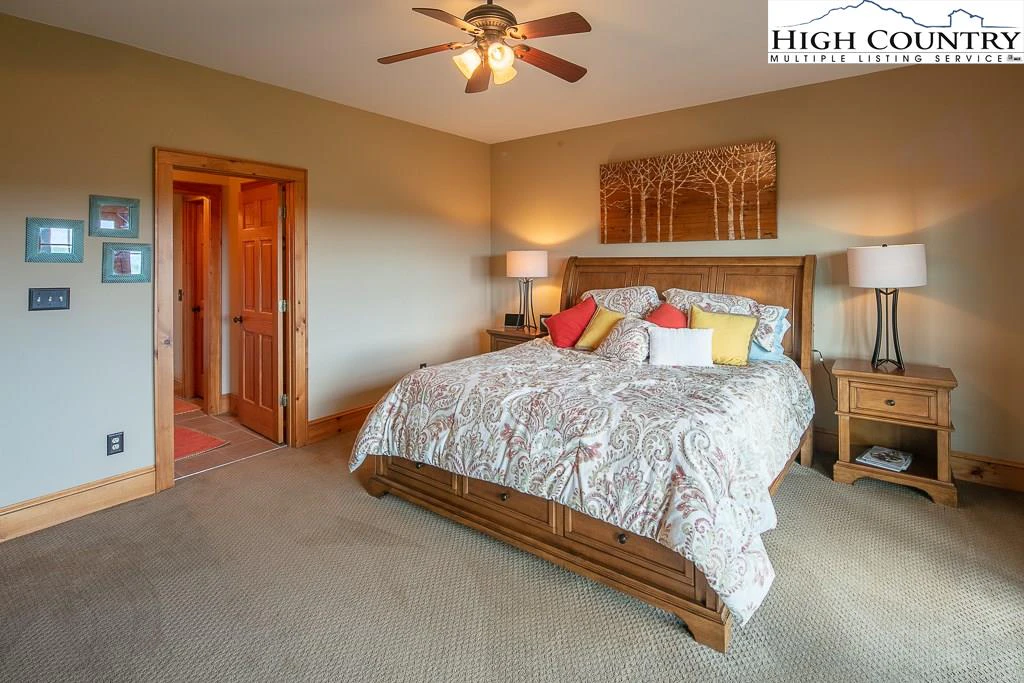 Image number 2 for the current listing
