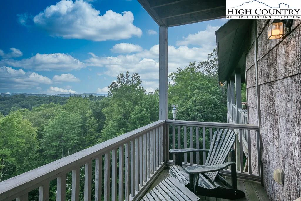 Image number 15 for the current listing