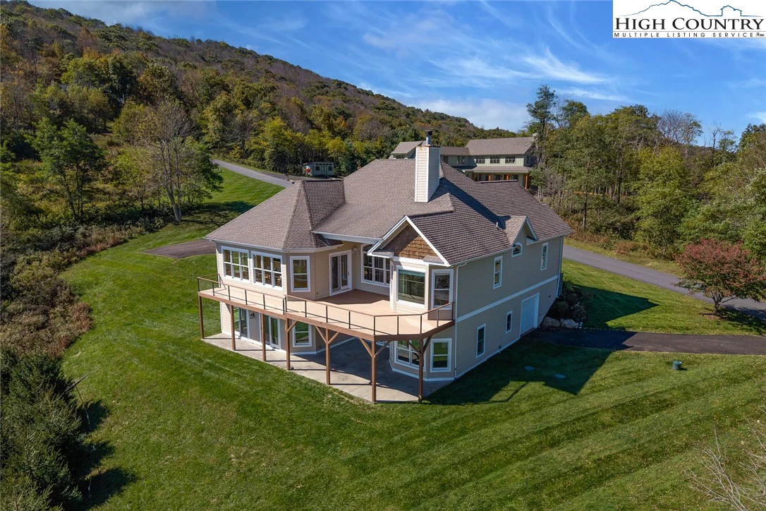 Image number 1 for the current listing