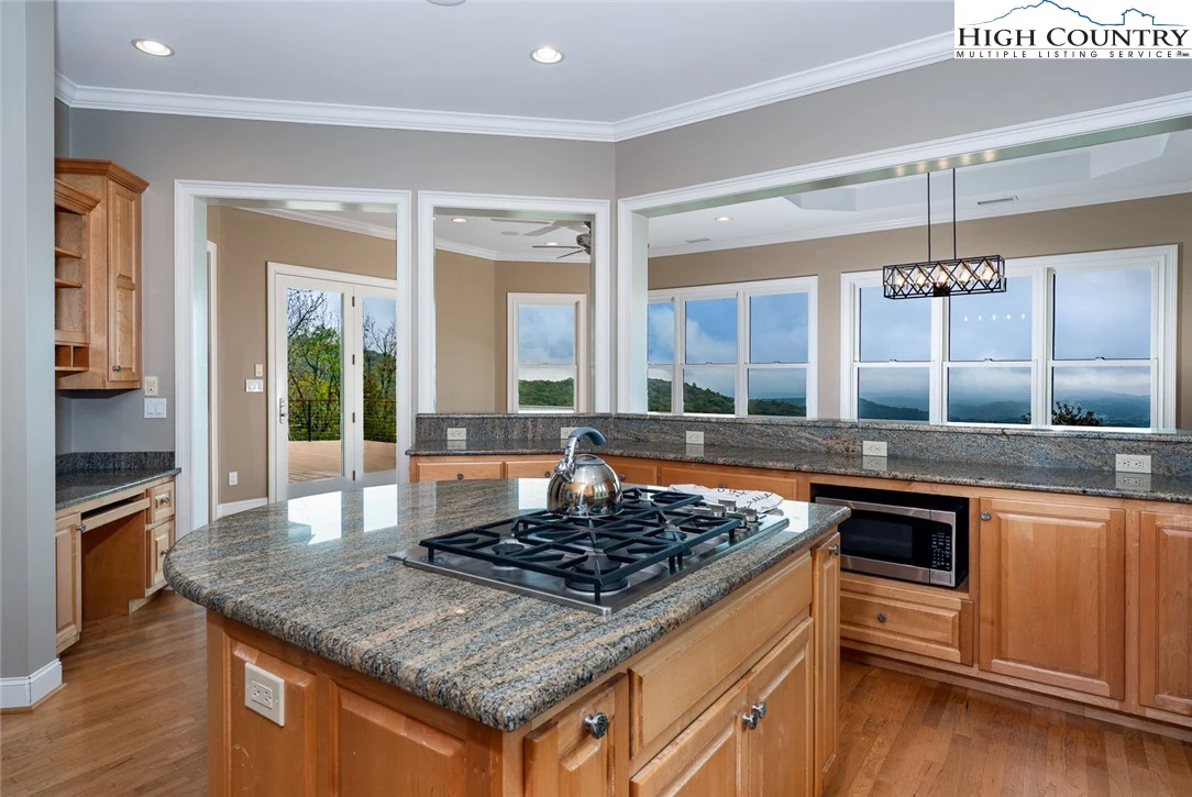 Image number 3 for the current listing