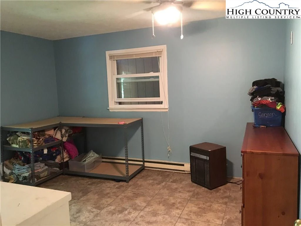 Image number 6 for the current listing