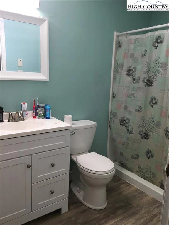 Image number 5 for the current listing