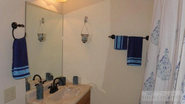 Image number 6 for the current listing