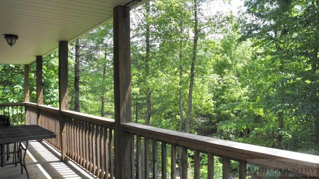 Image number 8 for the current listing