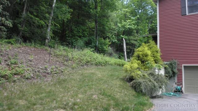 Image number 9 for the current listing