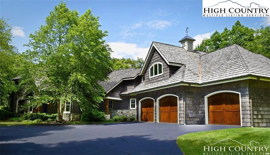 Image number 1 for the current listing