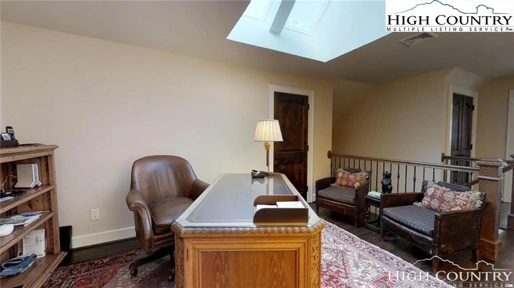 Image number 12 for the current listing