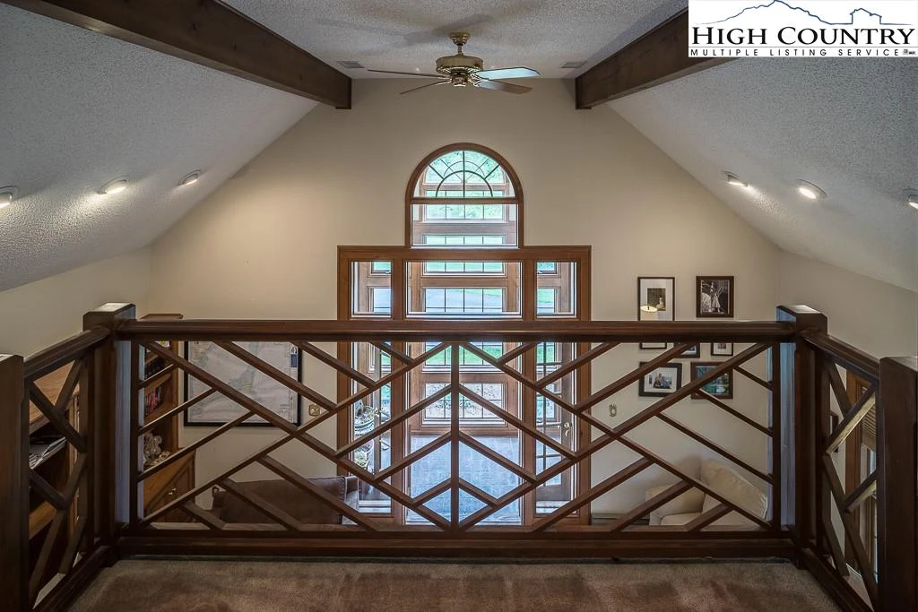 Image number 7 for the current listing