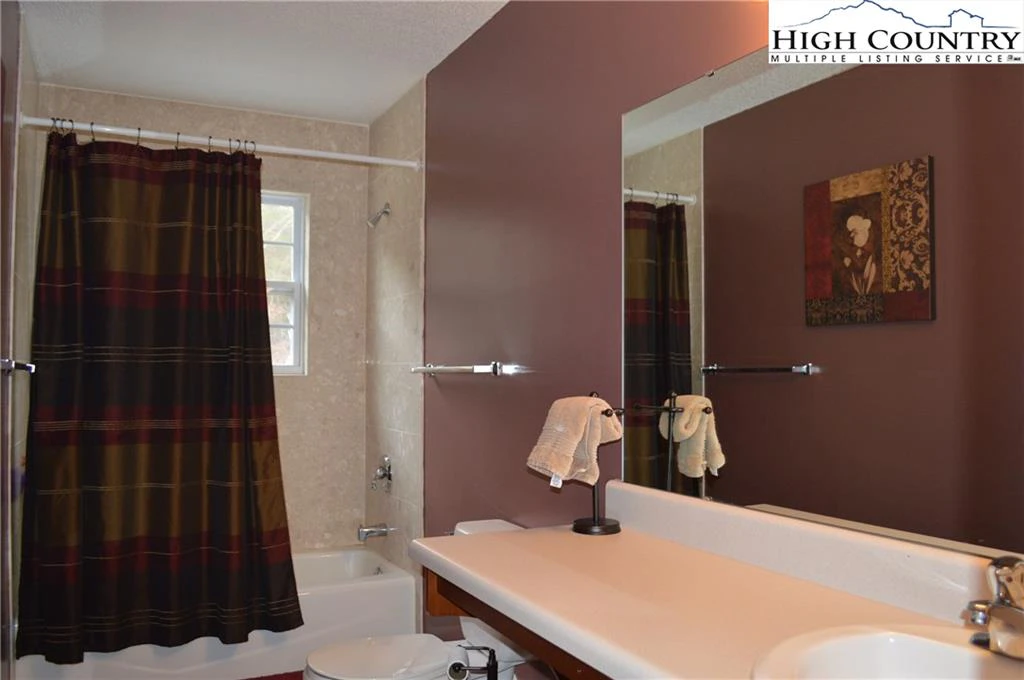 Image number 5 for the current listing