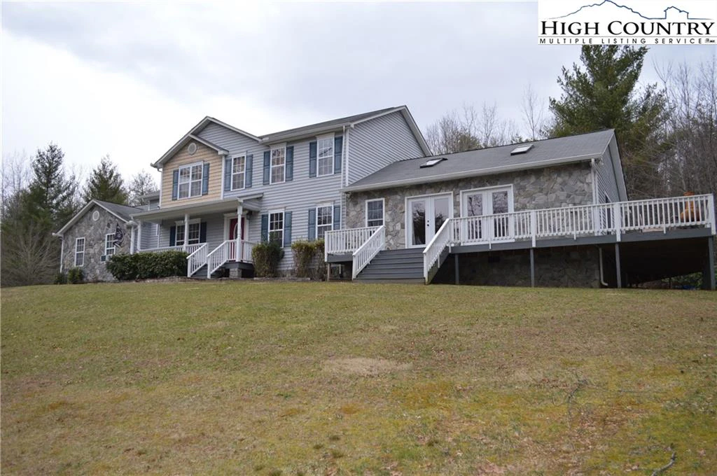 Image number 28 for the current listing