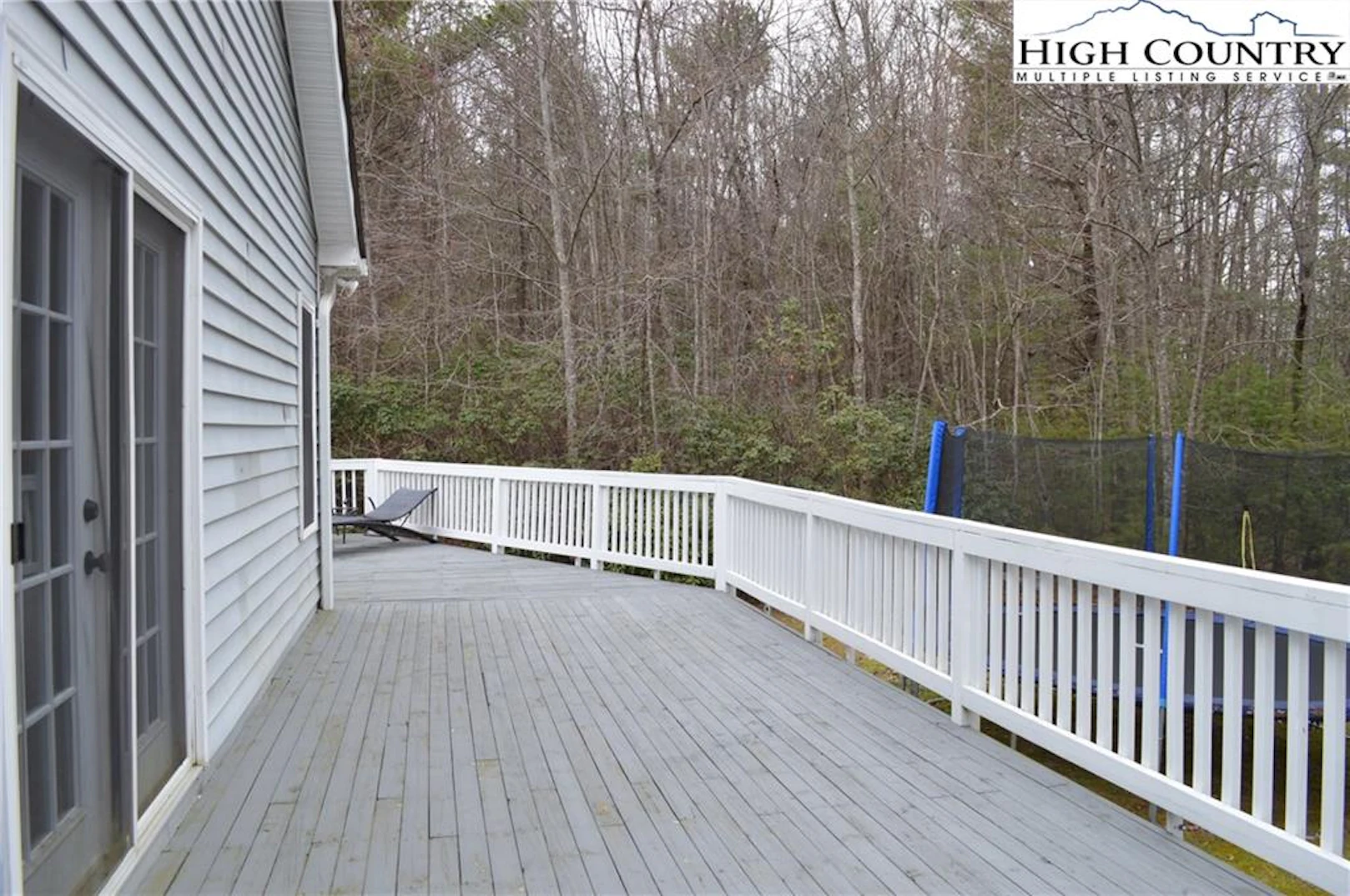 Image number 19 for the current listing