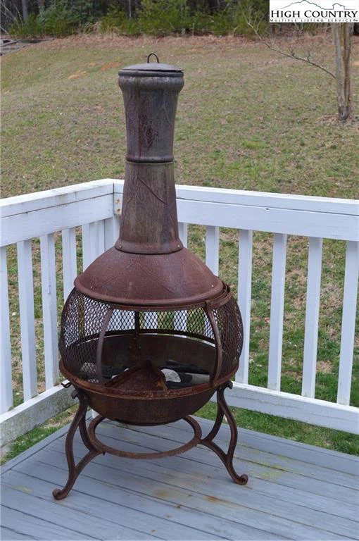 Image number 21 for the current listing