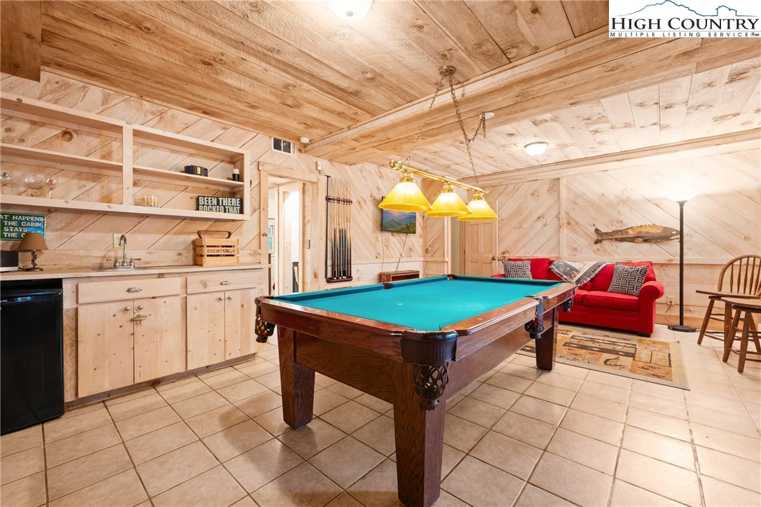 Image number 9 for the current listing