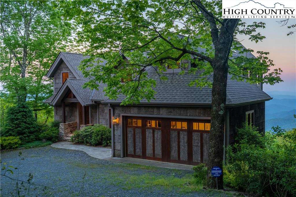 Image number 1 for the current listing