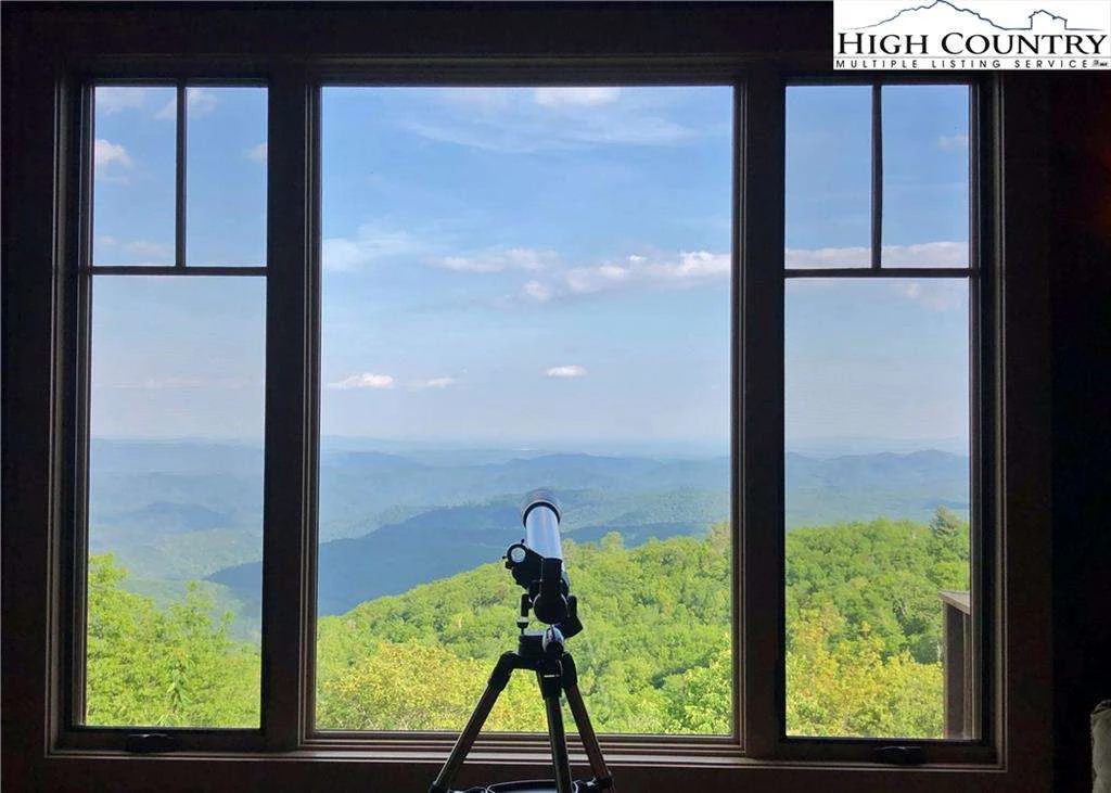Image number 3 for the current listing