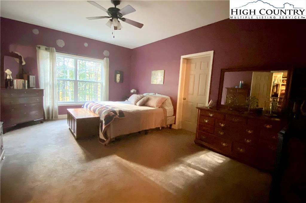 Image number 9 for the current listing