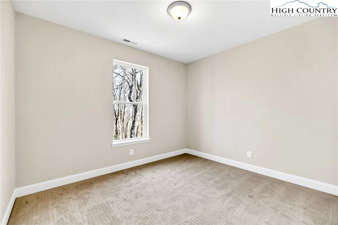 Image number 13 for the current listing