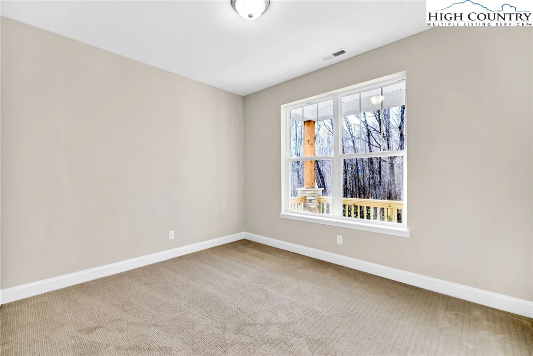 Image number 16 for the current listing