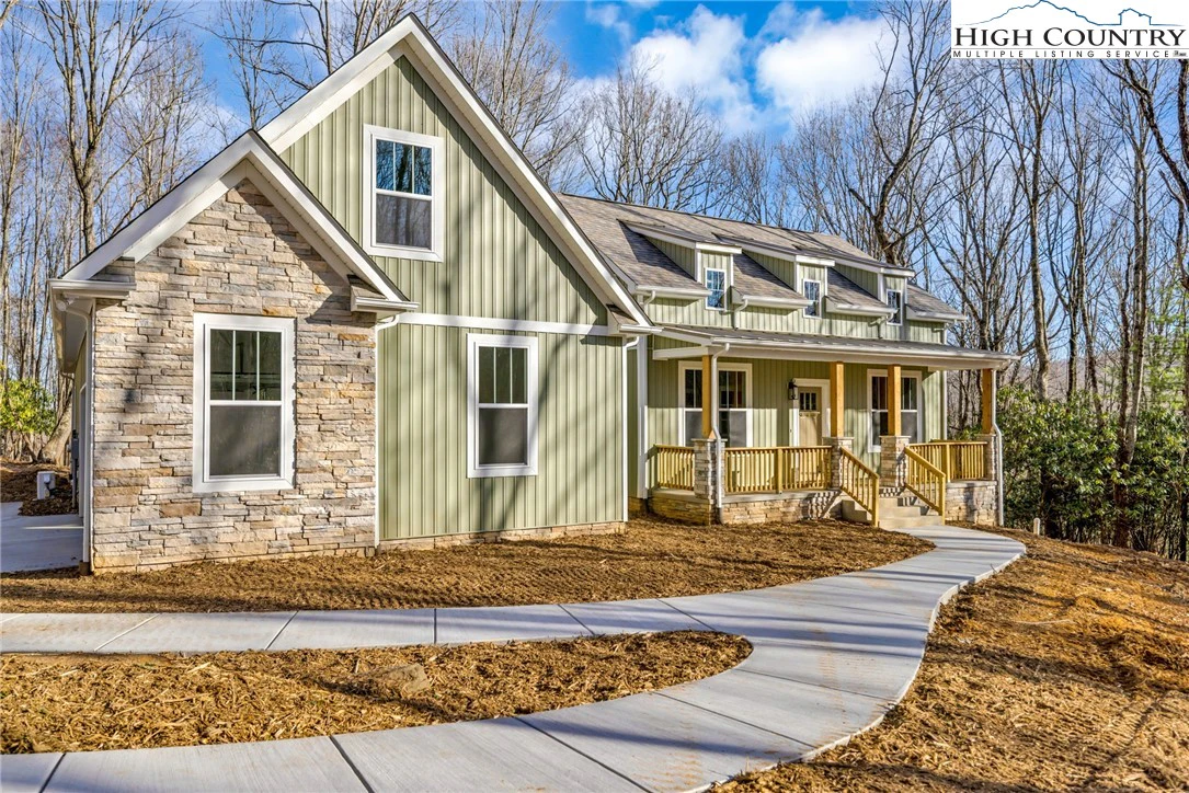 Image number 1 for the current listing