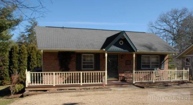 Image number 1 for the current listing