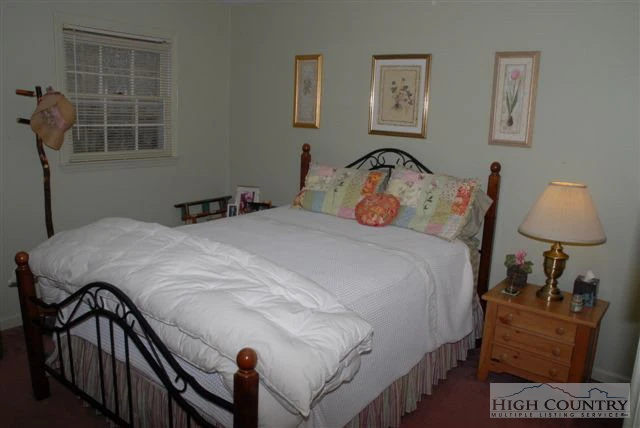 Image number 12 for the current listing