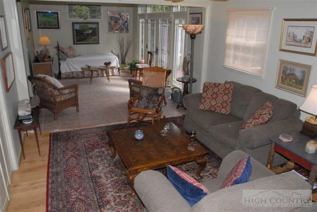 Image number 6 for the current listing