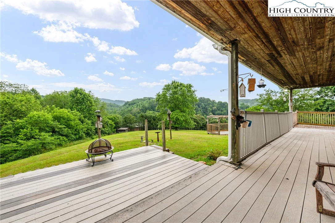 Image number 21 for the current listing