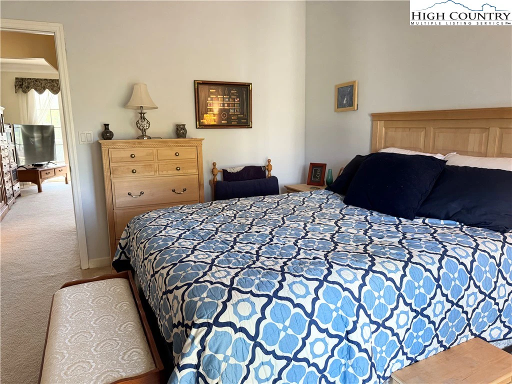 Image number 9 for the current listing