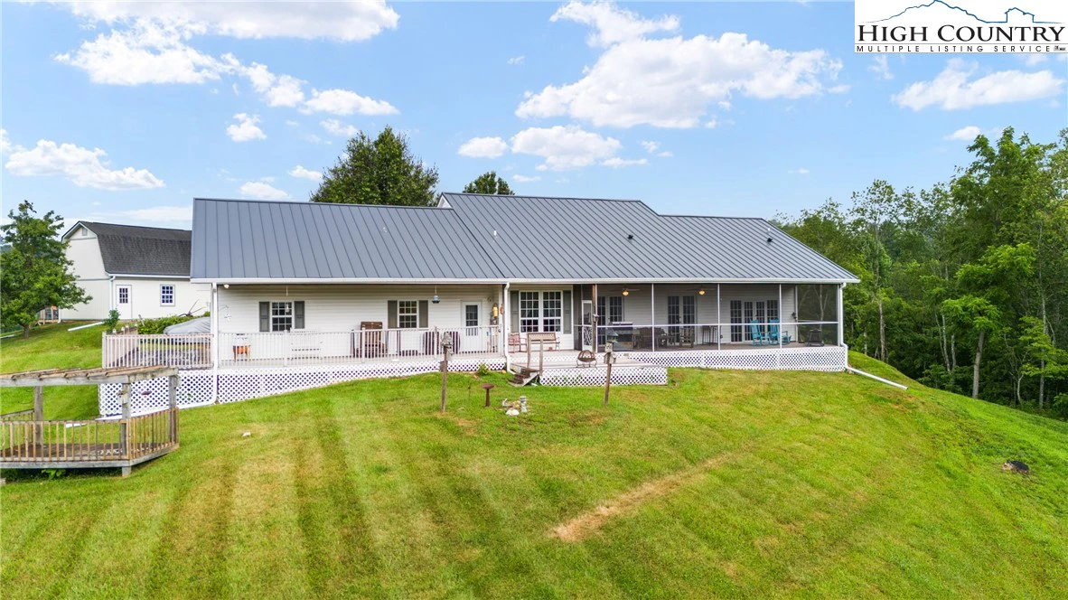 Image number 17 for the current listing