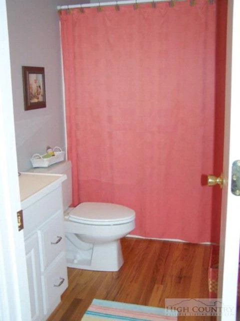 Image number 3 for the current listing