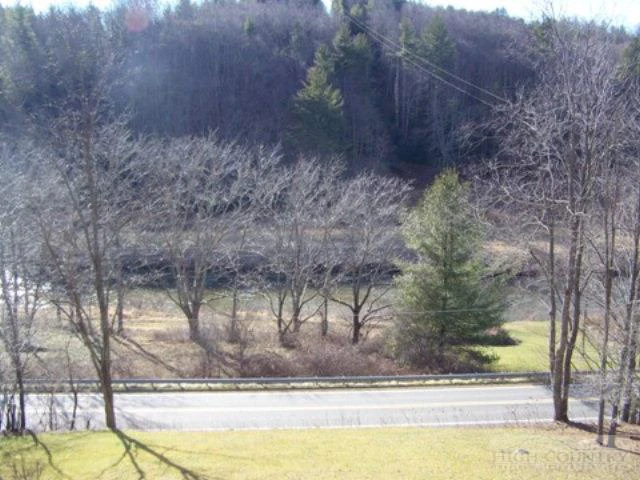 Image number 15 for the current listing