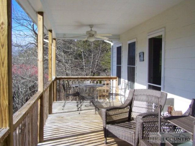 Image number 14 for the current listing
