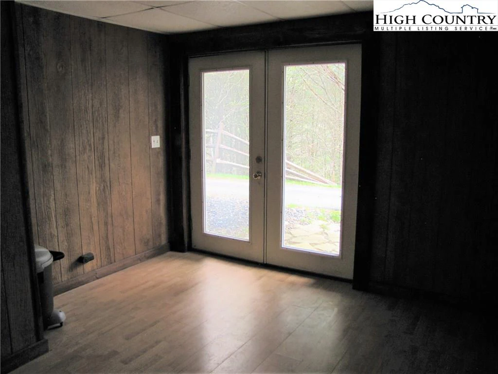 Image number 3 for the current listing