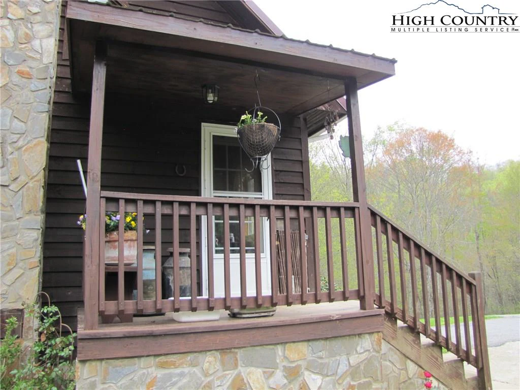 Image number 12 for the current listing