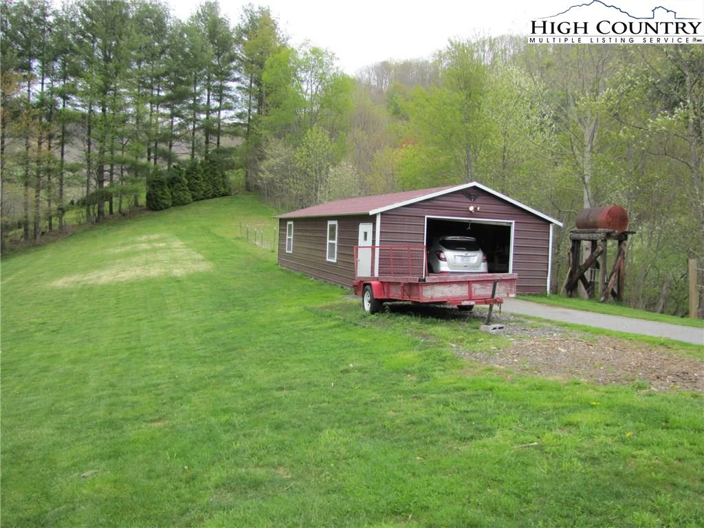 Image number 15 for the current listing