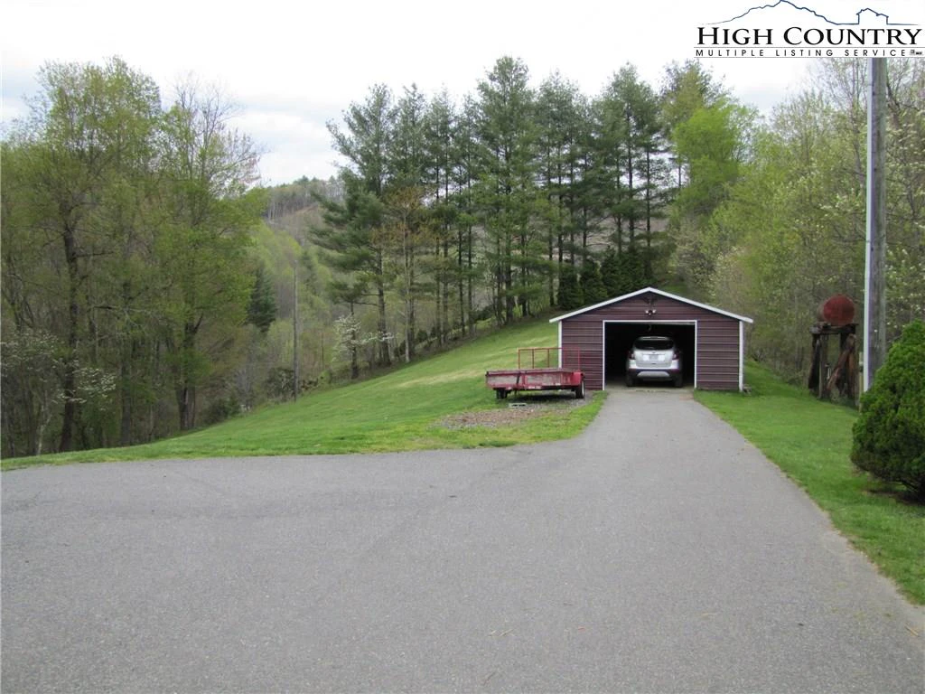 Image number 16 for the current listing