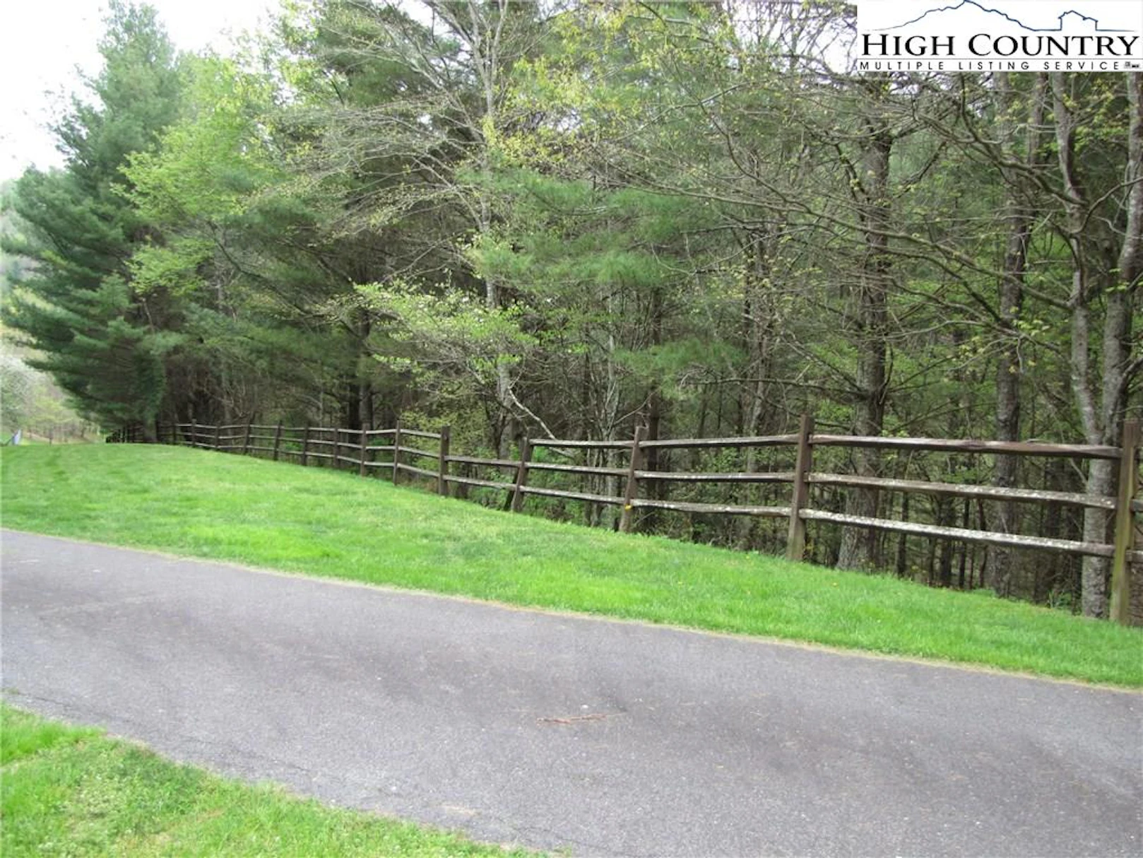 Image number 18 for the current listing