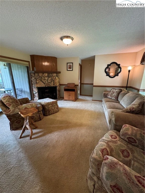 Image number 18 for the current listing